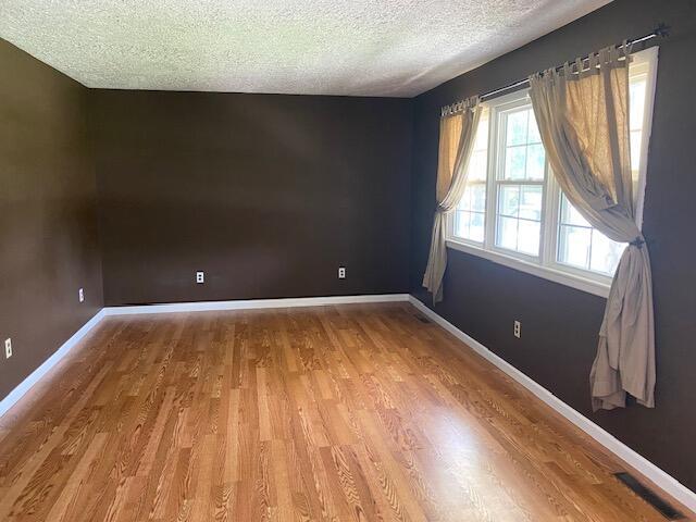 831 E Burford St, Marshfield, MO 65706 - photo 7