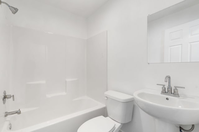 341 N Golden Ave, Springfield, MO 65802 - full bathroom featuring a sink, toilet, and bathtub / shower combination