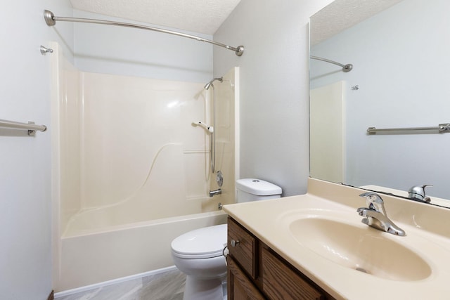 170 Oakridge Ave, Branson, MO 65616 - full bath with toilet, vanity, shower / tub combination, and a textured ceiling