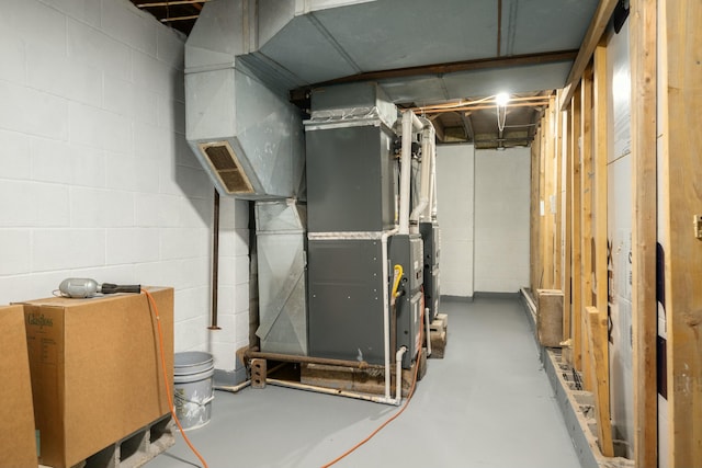 940 Industrial Dr, Neosho, MO 64850 - unfinished below grade area with concrete block wall