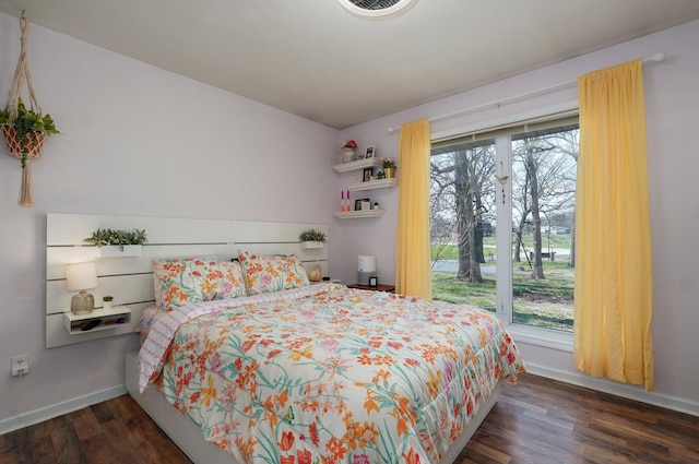 625 Parkwood Dr, Mount Vernon, MO 65712 - bedroom featuring baseboards, wood finished floors, and visible vents