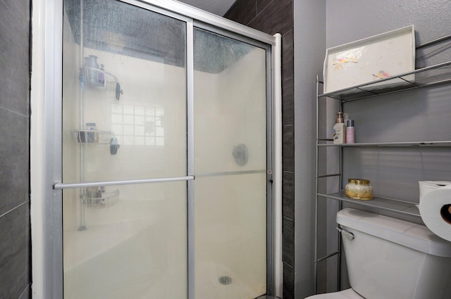 625 Parkwood Dr, Mount Vernon, MO 65712 - bathroom featuring toilet and a stall shower