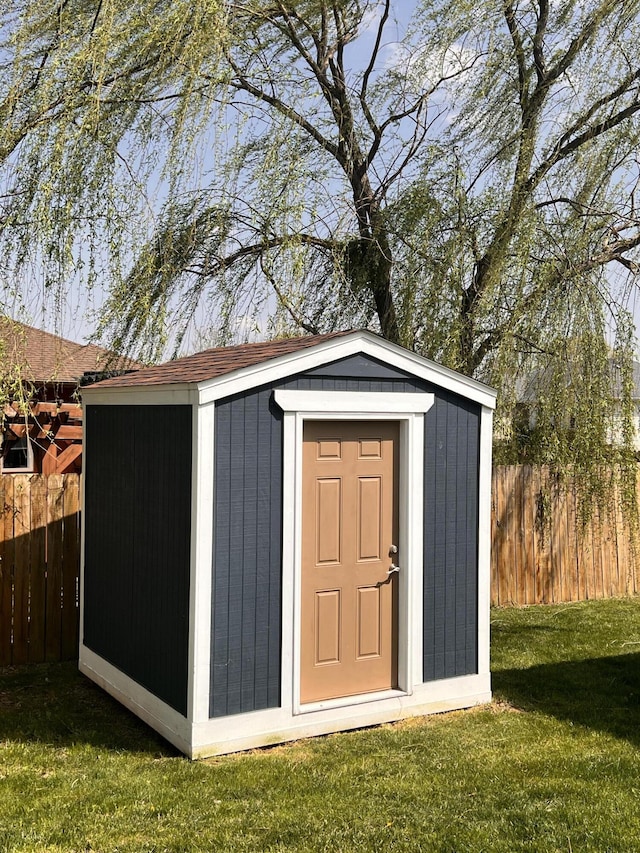 418 N Harrington Dr, Republic, MO 65738 - view of shed with fence