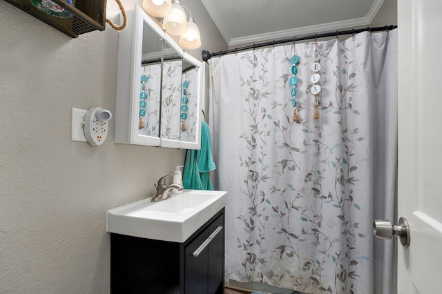 953 S Weaver Ave, Springfield, MO 65806 - bathroom featuring crown molding, vanity, a textured wall, and a shower with curtain