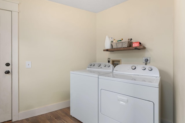 344 Zinnia Ln, Kirbyville, MO 65679 - clothes washing area with separate washer and dryer, baseboards, and wood finished floors