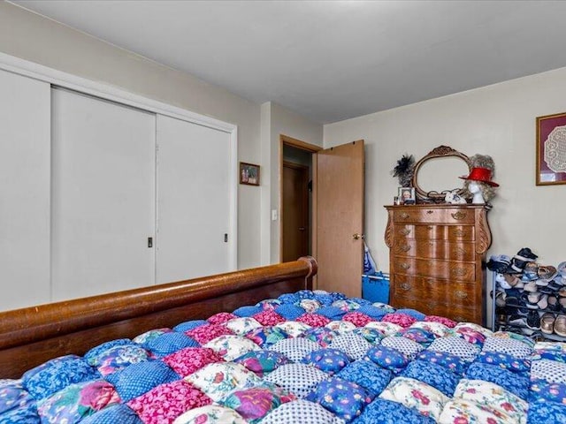 bedroom featuring a closet