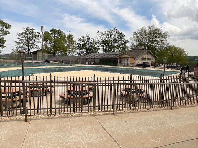 187 Clubhouse Dr Unit 23, Branson, MO 65616 - community pool with fence