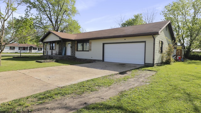 402 Lake, Mountain Grove, MO 65711 - single story home featuring an attached garage, driveway, covered porch, and a front yard