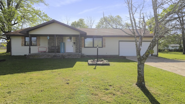 402 Lake, Mountain Grove, MO 65711 - single story home featuring a porch, a front lawn, driveway, and a garage