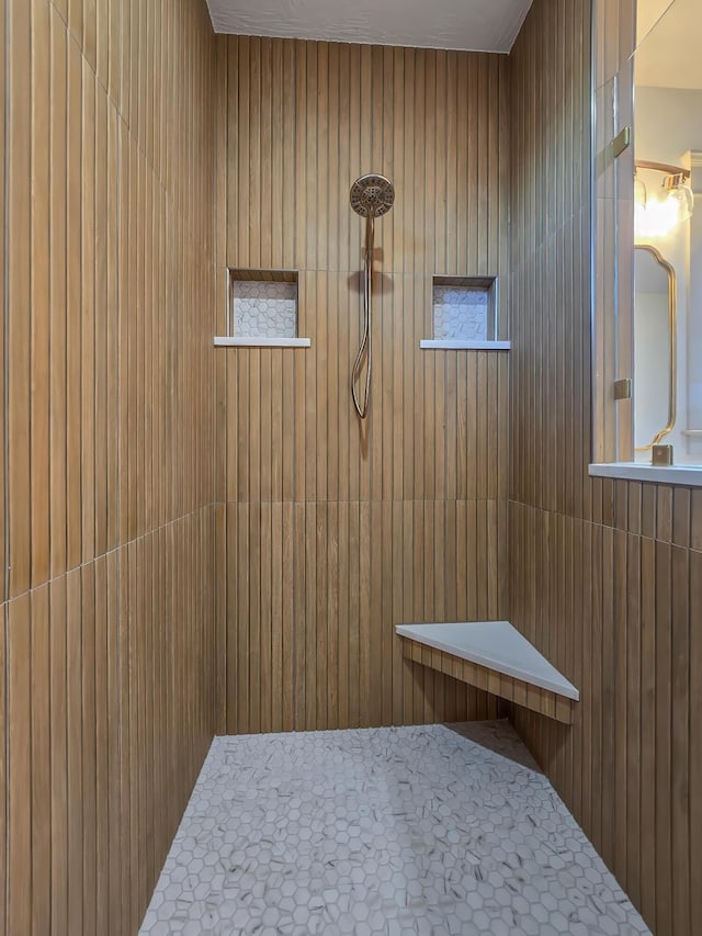 3800 W Broadmoor St, Springfield, MO 65807 - bathroom with a tile shower