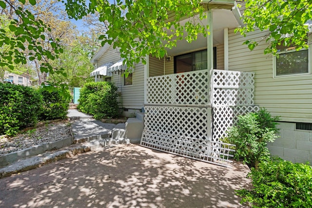 295 Glendale St, Rockaway Beach, MO 65740 - view of gate