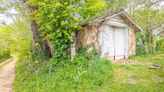 view of outbuilding