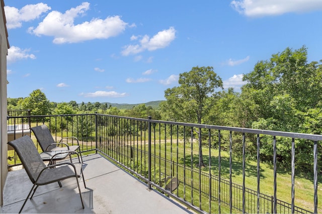 140 S Tuscany Dr Unit C, Hollister, MO 65672 - balcony featuring a mountain view