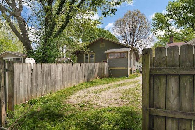 937 S Fremont Ave, Springfield, MO 65804 - view of yard with fence