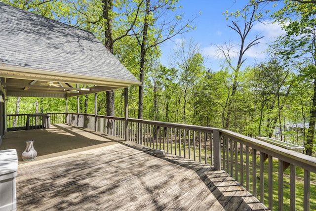 deck with ceiling fan