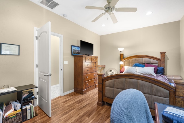 bedroom featuring wood finished floors, visible vents, ceiling fan, and recessed lighting