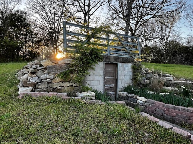view of outbuilding