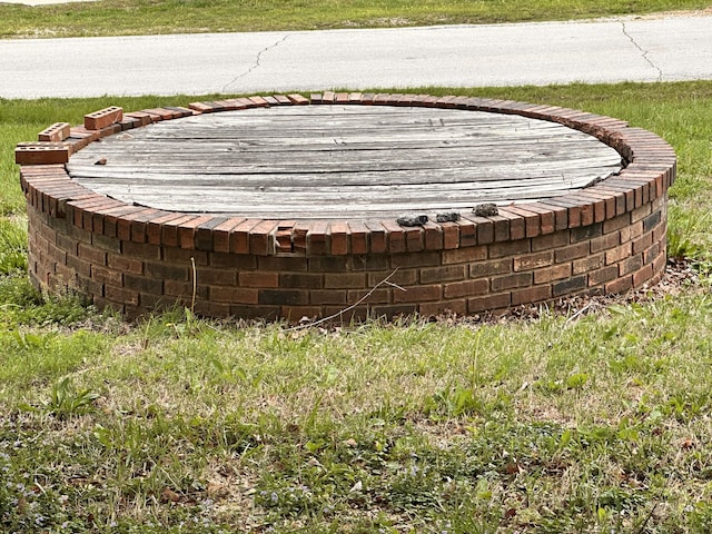 view of exterior details
