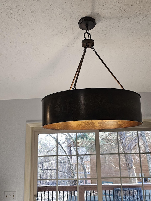 410 White Oak Dr, El Dorado Springs, MO 64744 - detailed view of a textured ceiling