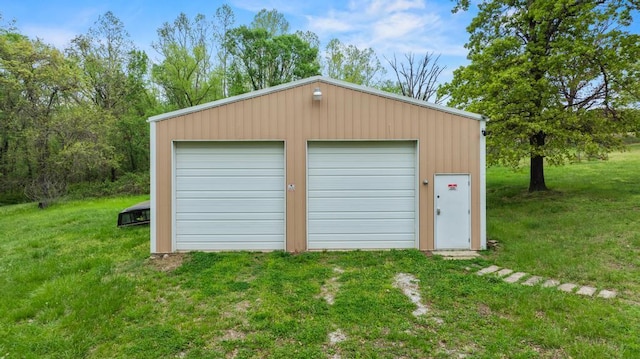 view of detached garage