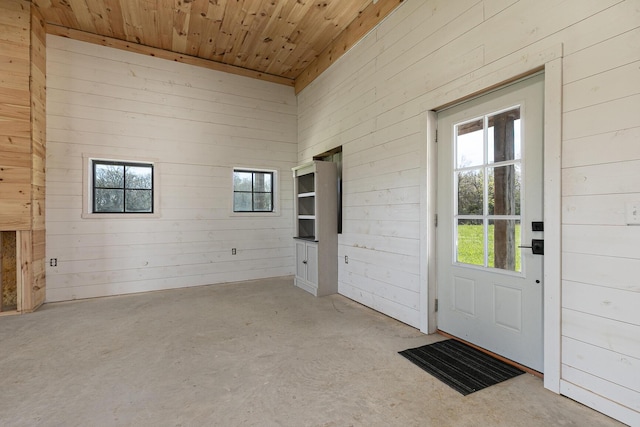 2107 E 530th Rd, Pleasant Hope, MO 65725 - interior space with a patio area