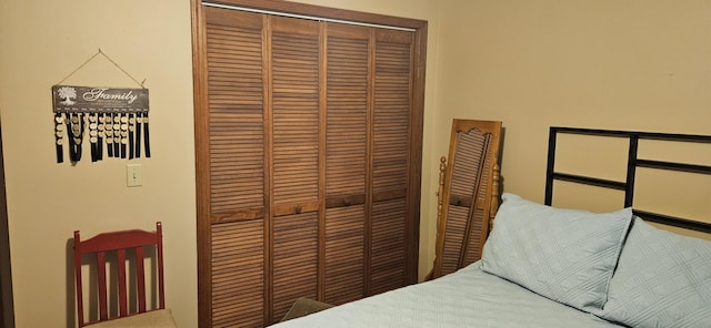 bedroom featuring a closet