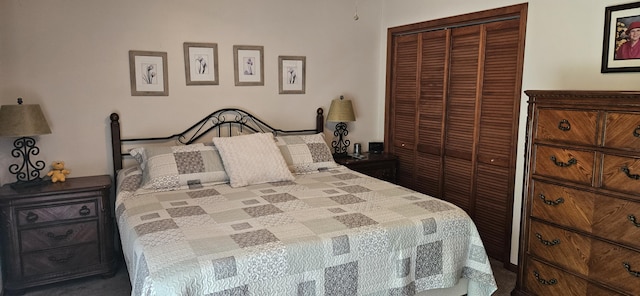 bedroom featuring a closet