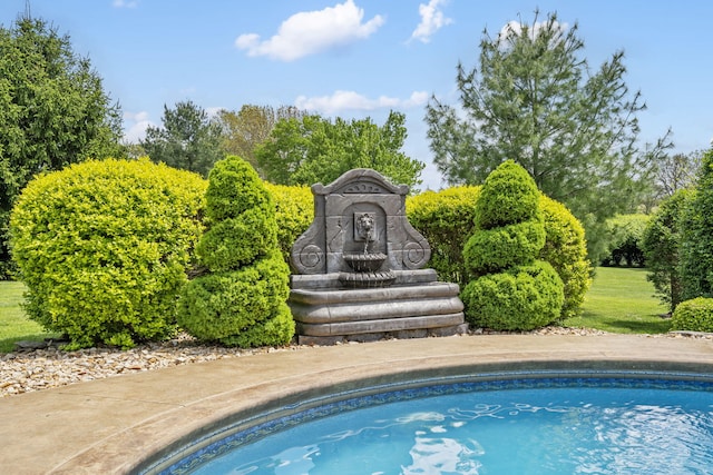 view of swimming pool