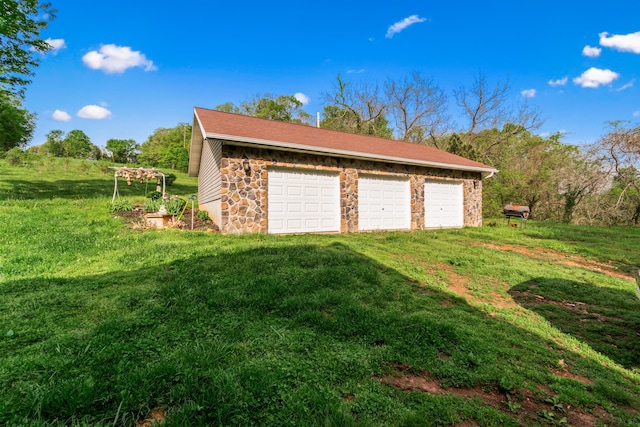 view of detached garage