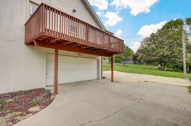 523 E Camino St, Springfield, MO 65810 - garage with driveway