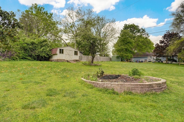 523 E Camino St, Springfield, MO 65810 - view of yard featuring fence and an outbuilding