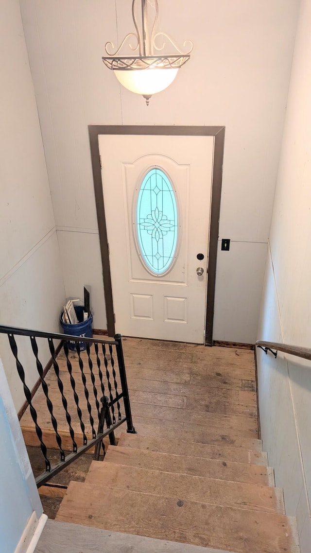 entryway featuring wood finished floors