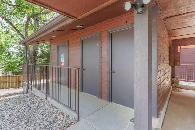 entrance to property with fence
