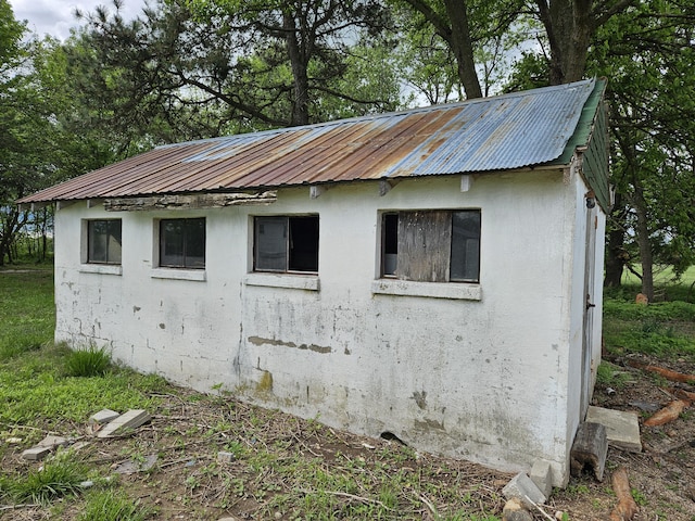 view of outbuilding