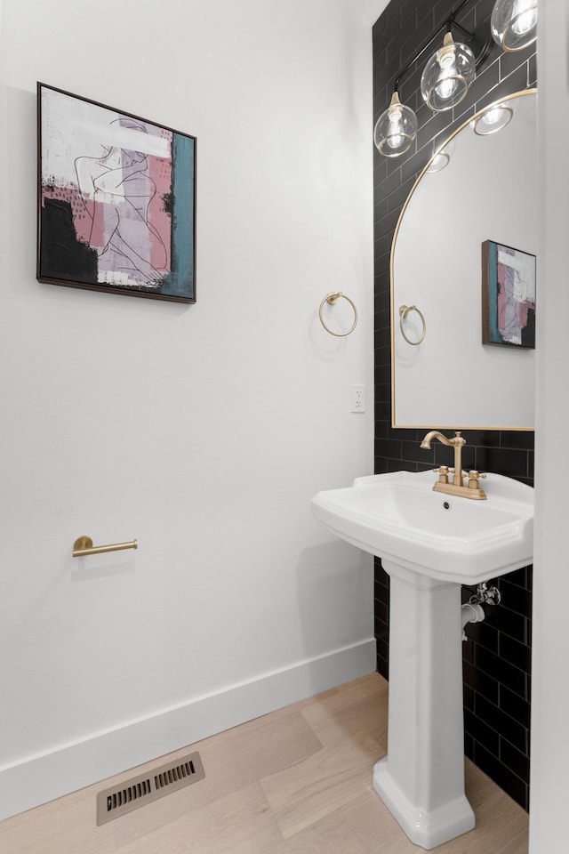 1822 E Cobblestone Dr, Ozark, MO 65721 - bathroom with baseboards