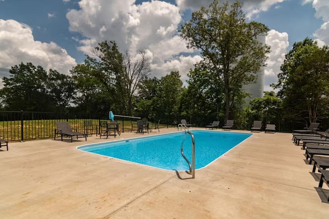 000 Chateau Ridge Trl, Branson, MO 65616