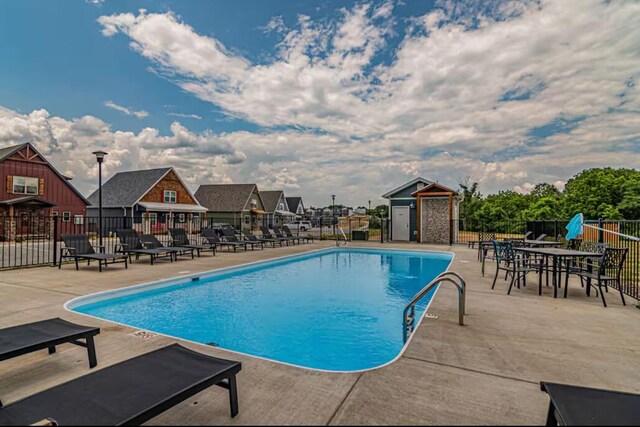 000 Chateau Ridge Trl, Branson, MO 65616