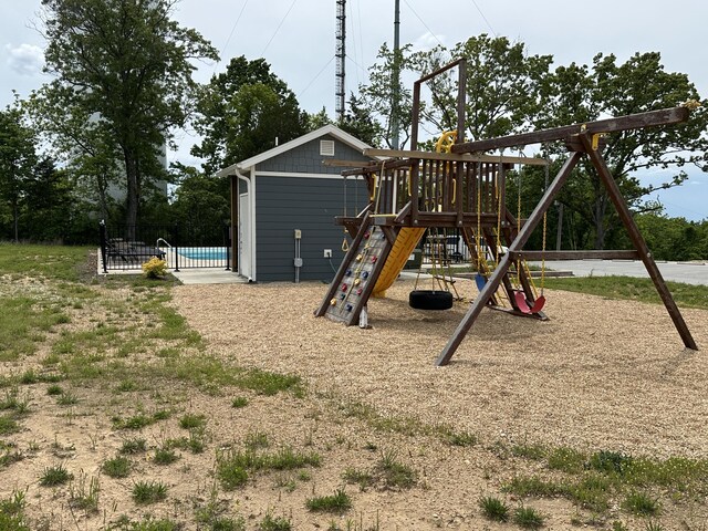 000 Chateau Ridge Trl, Branson, MO 65616