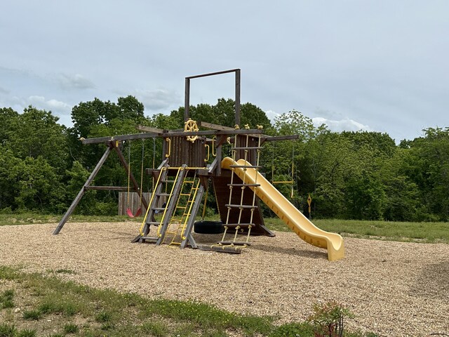 000 Chateau Ridge Trl, Branson, MO 65616