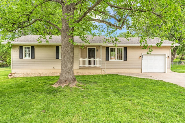 1107 E Mccracken Rd, Ozark, MO 65721 - single story home featuring a front yard, an attached garage, a shingled roof, and driveway