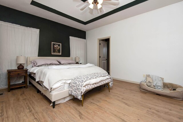 1376 N 14th St, Ozark, MO 65721 - bedroom featuring light wood-style floors, baseboards, and ceiling fan