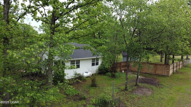 view of yard featuring fence