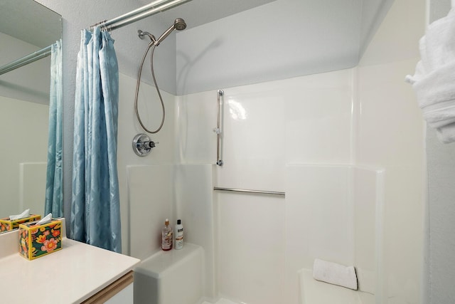 full bathroom featuring curtained shower