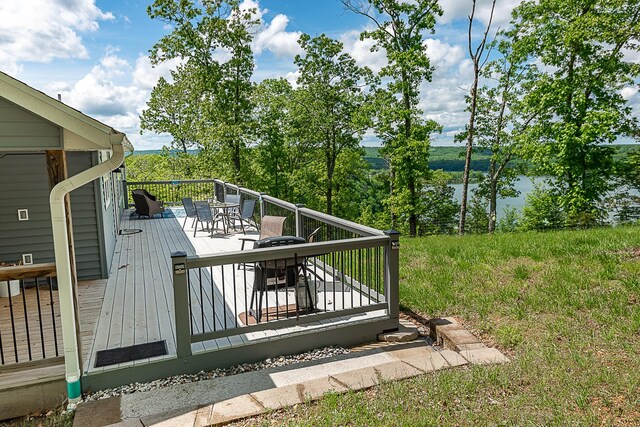 deck featuring outdoor dining space