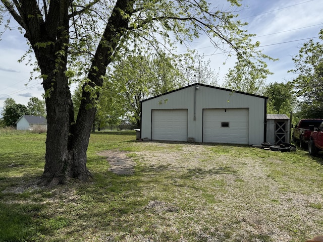 view of detached garage
