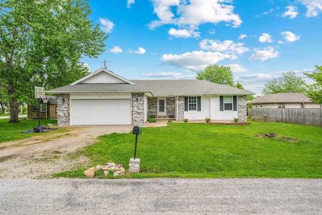 single story home with fence, dirt driveway, a garage, a front yard, and roof with shingles