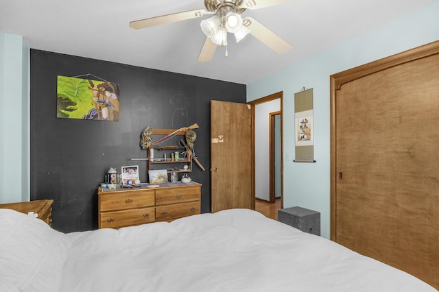 2941 S Versailles Ave, Springfield, MO 65804 - bedroom featuring ceiling fan