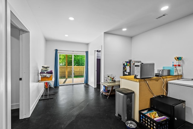 misc room featuring baseboards and recessed lighting