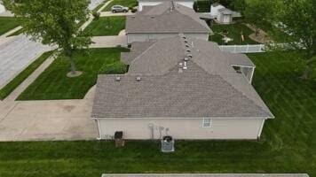 aerial view of property and surrounding area