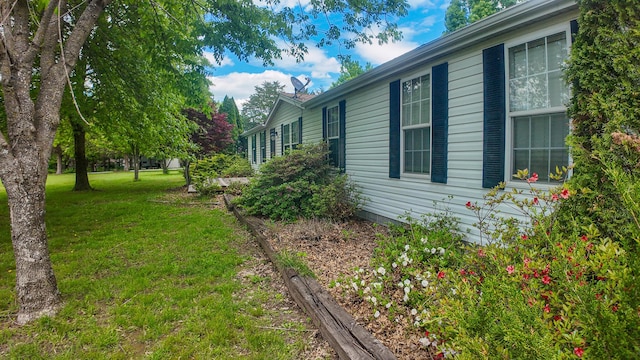 1156 SE 180th Rd, Clinton, MO 64735 - view of home's exterior with a lawn